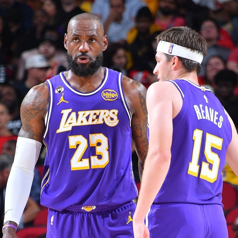 NBAdabad's tweet photo. Austin Reaves fala sobre a reação ao descobrir que LeBron James sairia do Lakers:

"Eu tava jogando golfe e mandei uma mensagem pra ele. Falei que meu dia tava sendo incrível, até ele estragar tudo.

Nem sei explicar como ele é importante pra mim, pra minha carreira, e tudo que ele fez por mim."

🗞️ @nypost