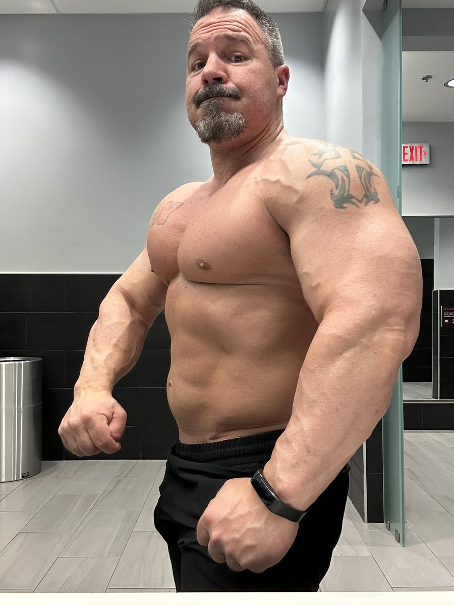 Gymbo2mfk's tweet photo. Pushed things tonight https://t.co/LhL7MSirzs