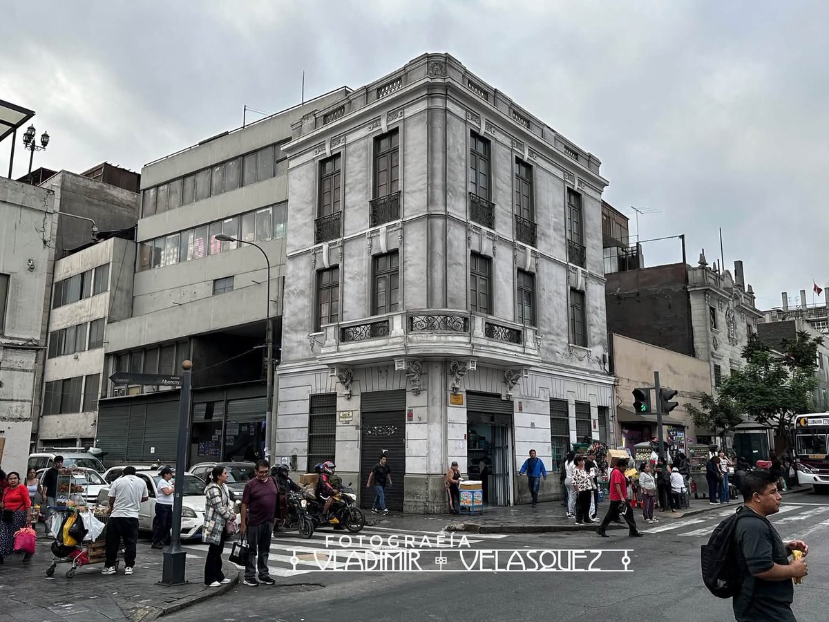 limantigua's tweet photo. Postales de Lima - Siglo XXI
El paisaje arquitectónico de Lima, la “Ciudad de los Reyes”.
Fotografías 📸 Vladimir Velásquez
#CentroHistoricoDeLima #prolima #RenzoReggiardo #LuisMartinBogdanovich #CiudadDeLosReyes https://t.co/uqDzI6jbDm
