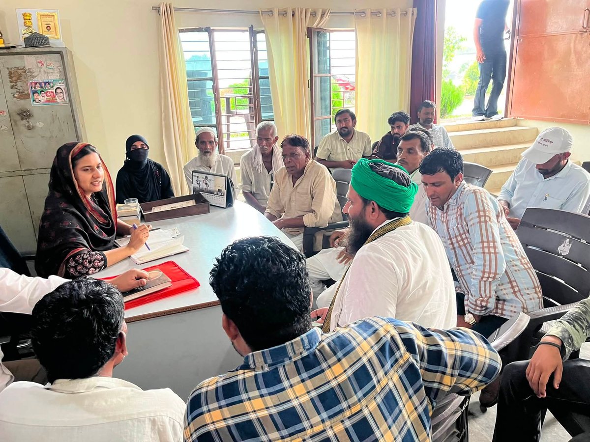 IqraMunawwar_'s tweet photo. आज कैराना आवास पर क्षेत्रवासियों से मुलाक़ात कर उनकी समस्याओं को सुना तथा निस्तारण हेतु संबंधित अधिकारियों को आवश्यक कार्रवाई के निर्देश दिए। https://t.co/JlCIhfQCyY