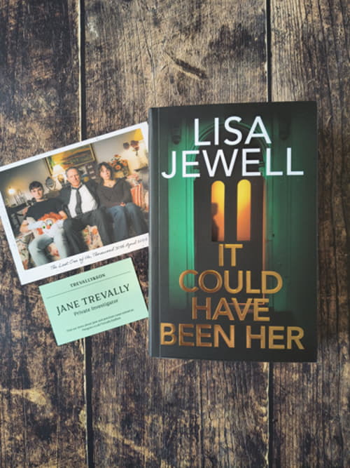 ShortBookScribe's tweet photo. ICYMI - find out what I thought about It Could Have Been Her by Lisa Jewell

You can't wrong with this author. I enjoyed this story of a dysfunctional family and an amateur private detective so much.

@centurybooksuk
#ItCouldHaveBeenHer

More here: https://t.co/tNpBP0oe21 https://t.co/zcCQwmfZO4