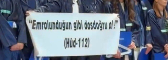 ibrahimKAYA_632's tweet photo. Şirkin ortasında Rahman suresini okuyup ebu cehillerden eziyet gören Abdullah ibn Mes'ud'a cennette komşu olasın ey genç. https://t.co/ndYmCTpqzN