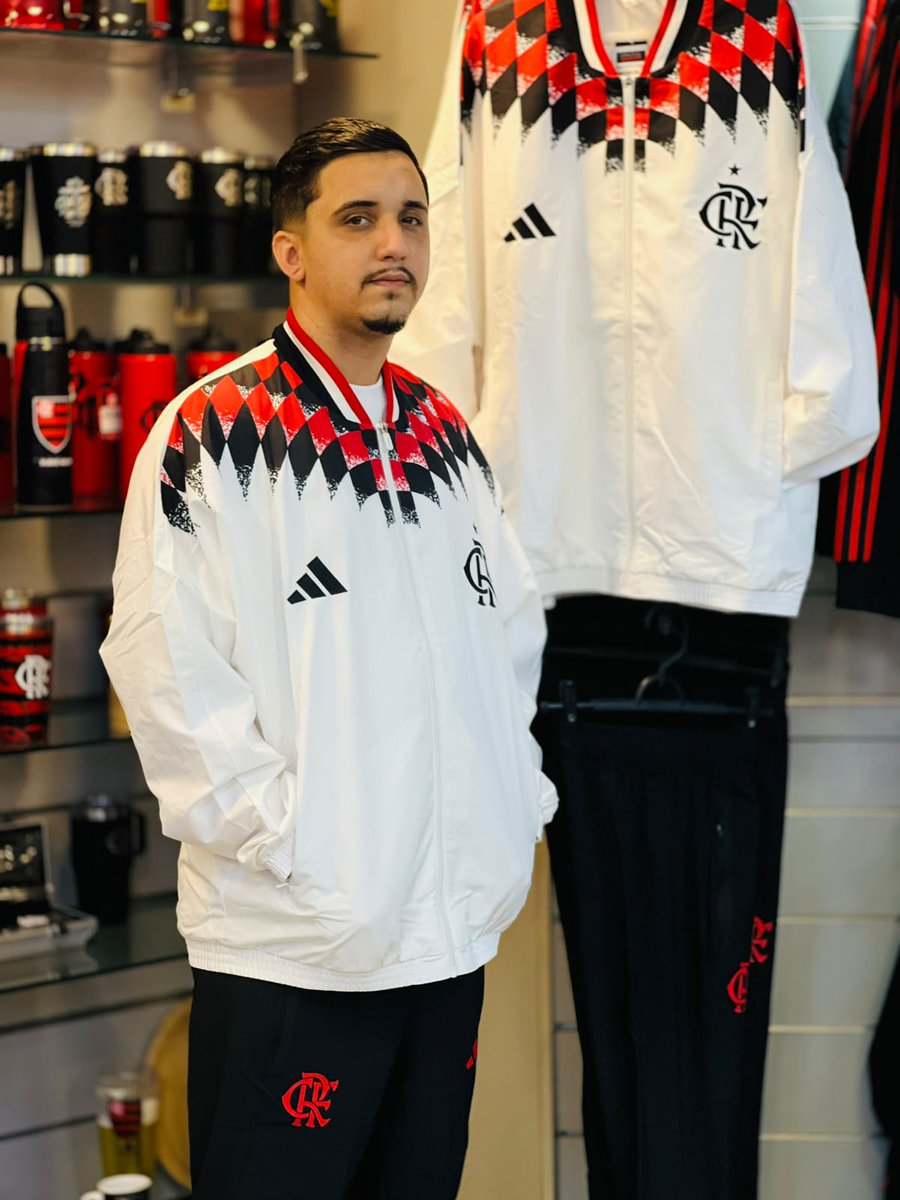 JunioMths's tweet photo. VENHAM GARANTIR O TRAJE DO MENGÃO COMIGO 🔴⚫🔴⚫ https://t.co/cwCC0tW9Gt