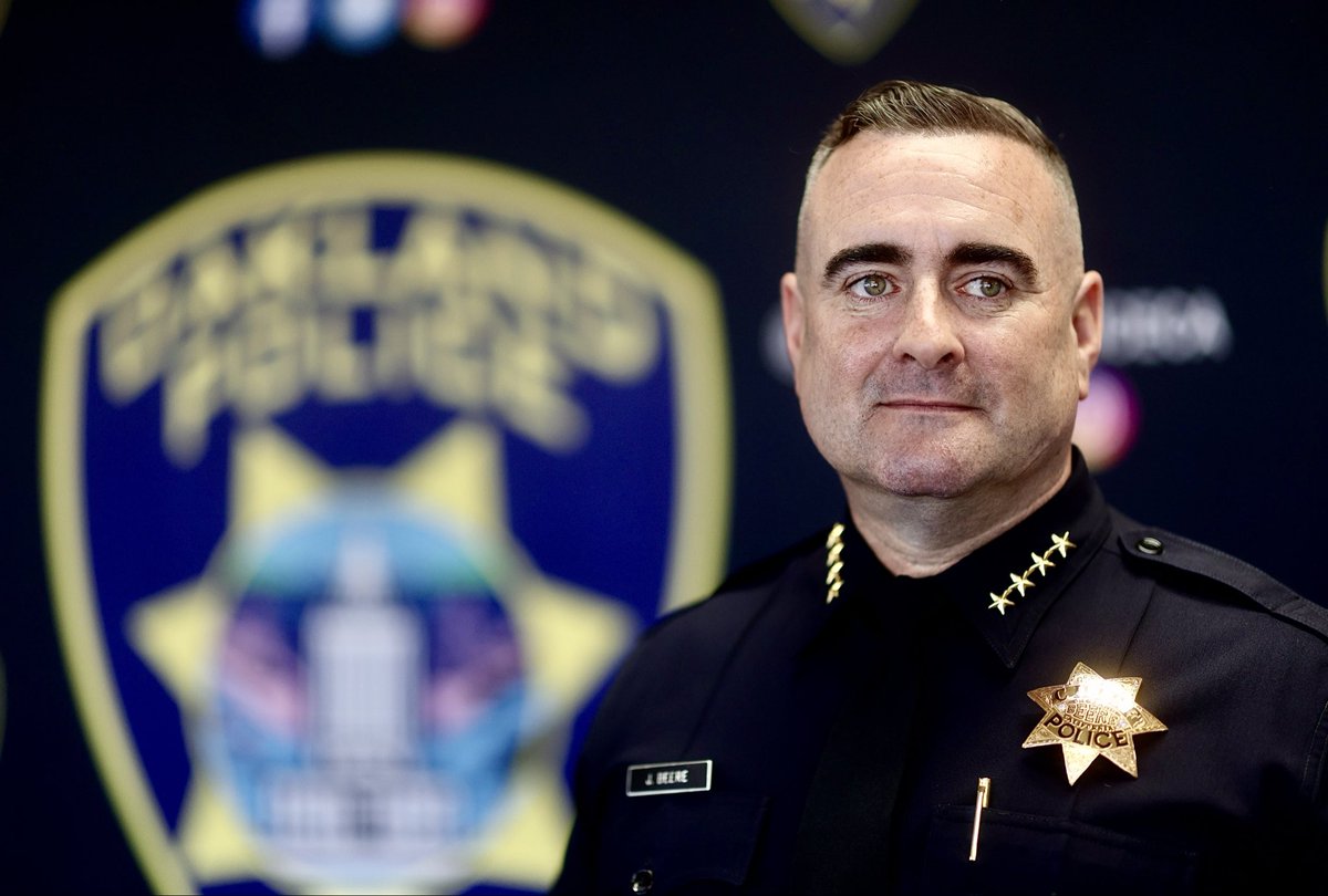 jeanquan's tweet photo. Congratulations #ChiefJamesBeere !#MayorBarbaraLee has appointed a 29 yr veteran of  #OPD & resident of #Oakland whose children attended Oakland public schools. He has been interim chief since December. One of his top priorities is  recruitment of local officers and restarting the cadet program at Merritt College
#weloveoakland