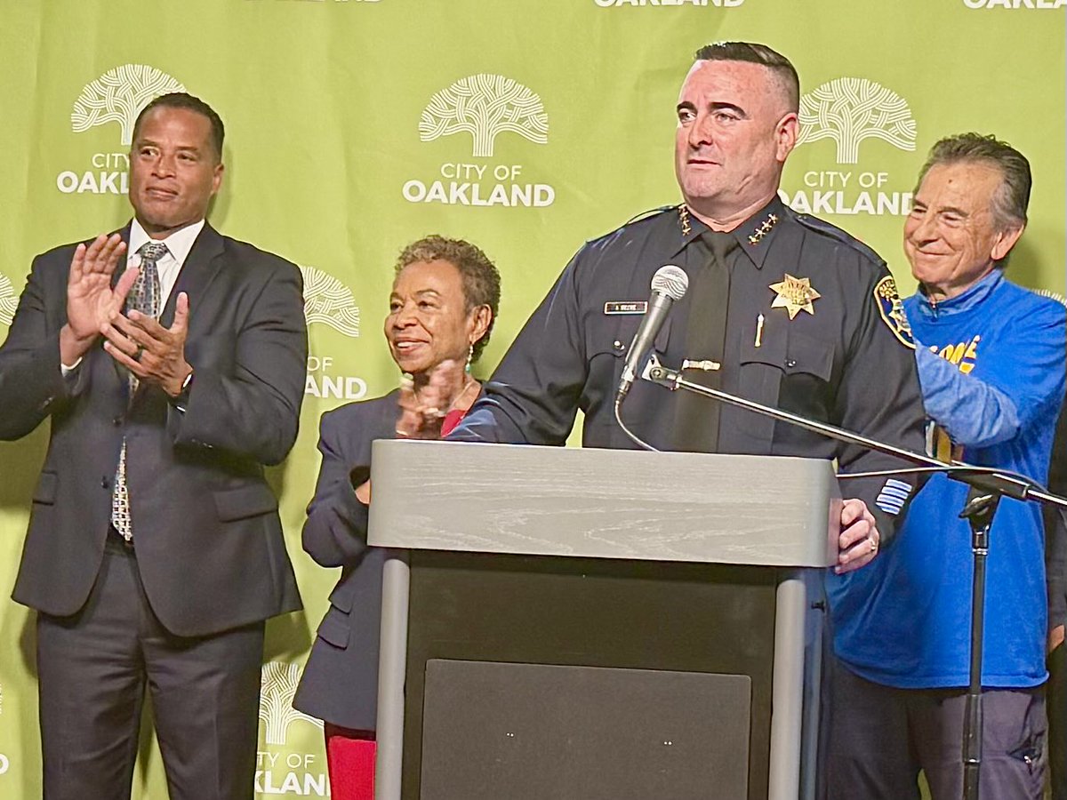 jeanquan's tweet photo. Congratulations #ChiefJamesBeere !#MayorBarbaraLee has appointed a 29 yr veteran of  #OPD & resident of #Oakland whose children attended Oakland public schools. He has been interim chief since December. One of his top priorities is  recruitment of local officers and restarting the cadet program at Merritt College
#weloveoakland