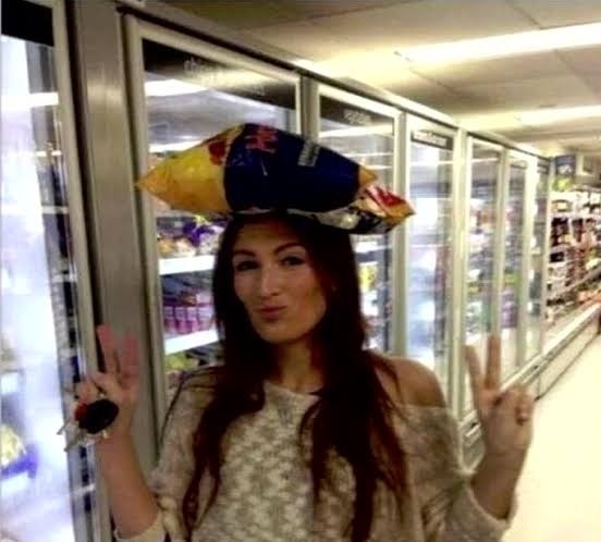 bdsantosz's tweet photo. omg she's so crazy I love her https://t.co/B44JlprlKs