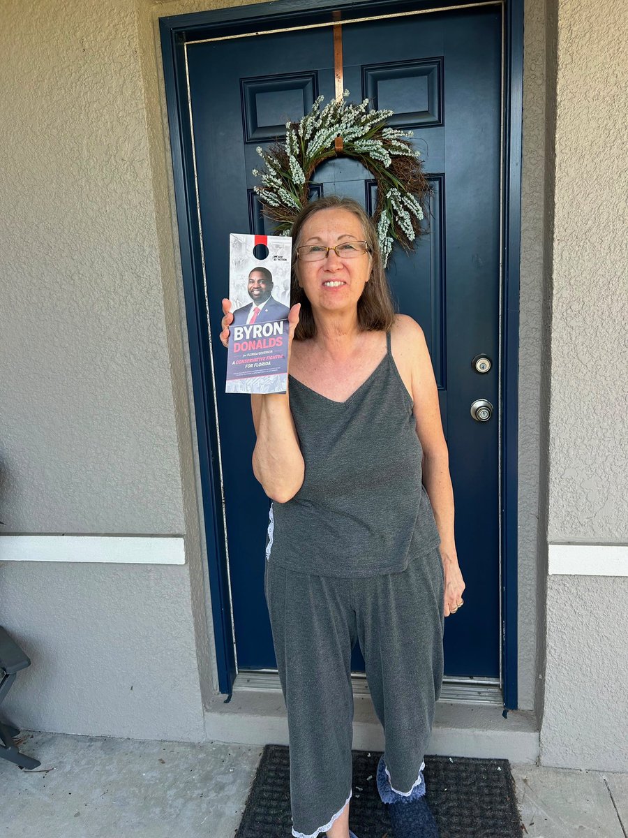 Danmartinez305's tweet photo. .@AFPAction is all over Florida and knocking on doors to make sure Congressman  @ByronDonalds becomes our next Governor! https://t.co/qXWcoAyY0I