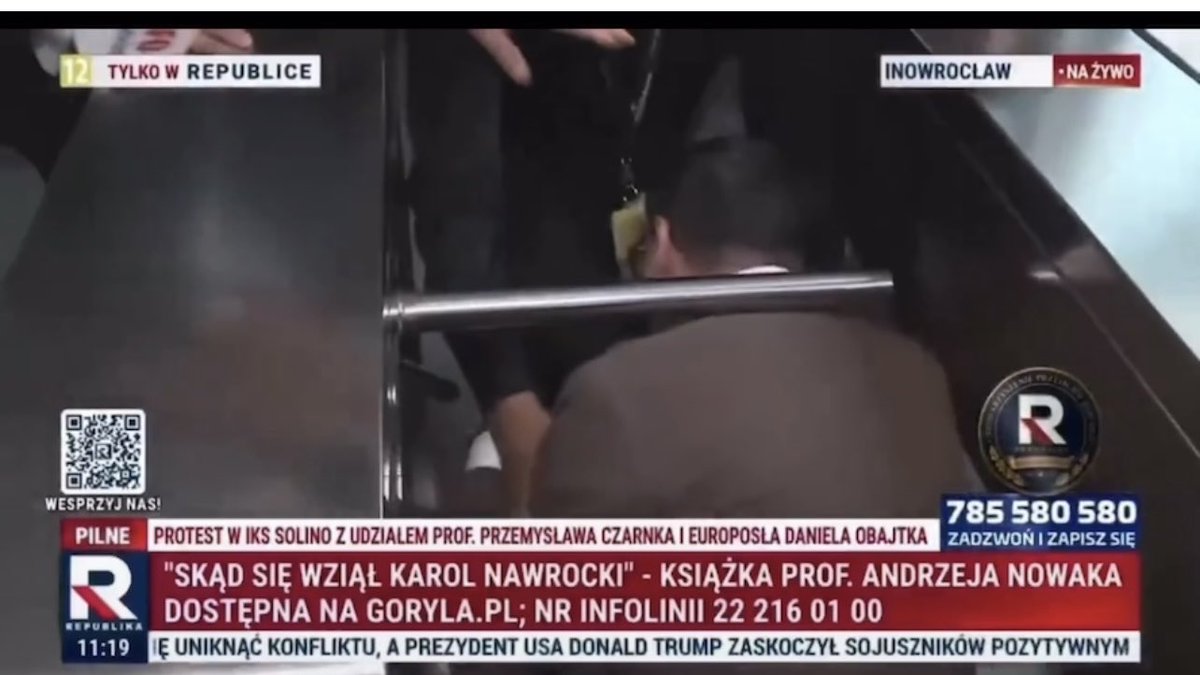 e_wrzosek's tweet photo. Wdarcie się do siedziby spółki i nieopuszczenie tego miejsca wbrew żądaniu osoby uprawnionej to przestępstwo
#Obajtek https://t.co/cReiFMyhlm