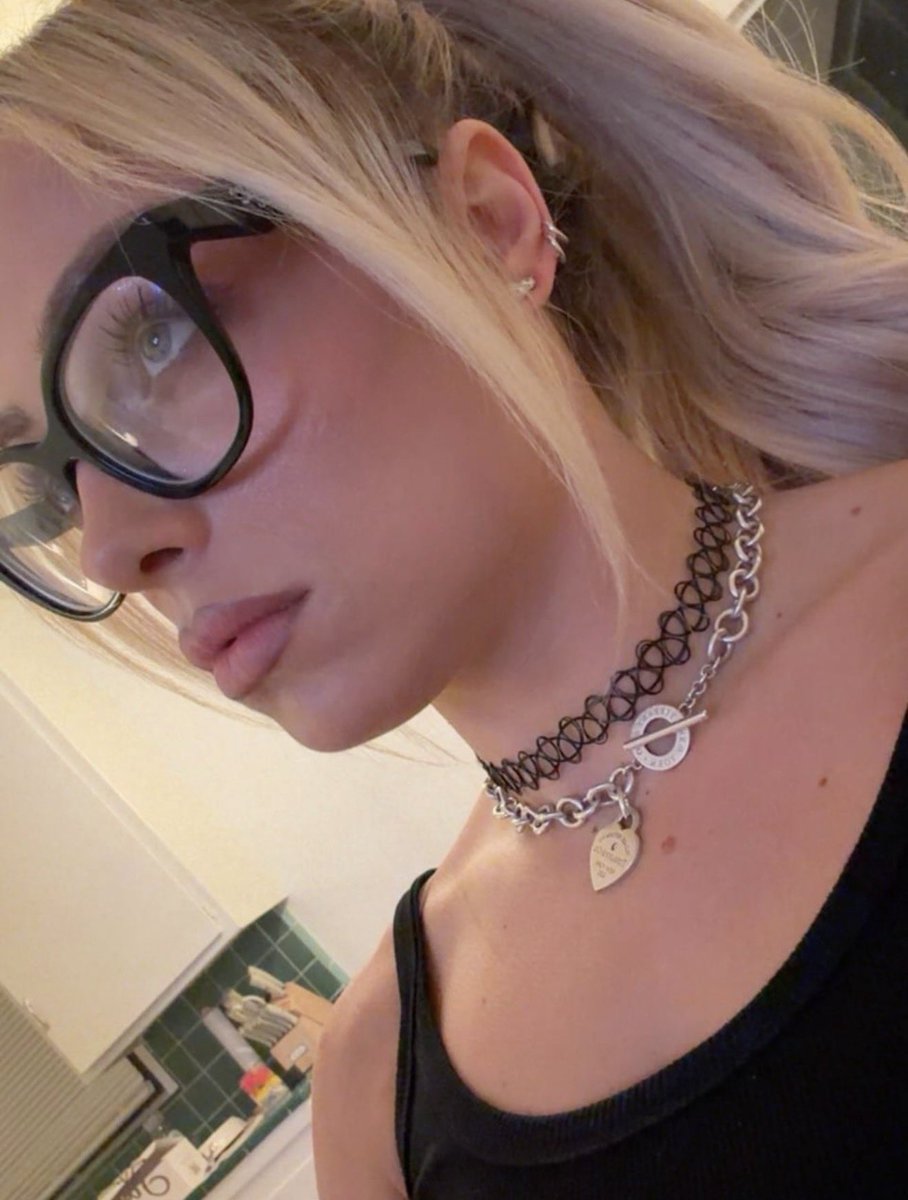 WrestlingHeat54's tweet photo. Liv Morgan has such a fuckable face and beautiful DSLs perfect for sucking cock and sucking the soul out of any guy she sucks. I wanna slap my throbbing cock all over her pretty face 😵‍💫😮‍💨😫👄

#LivMorgan #faceporn #goonfuel #gooner #baddies #Trending #Explore https://t.co/ID6JY0usFu