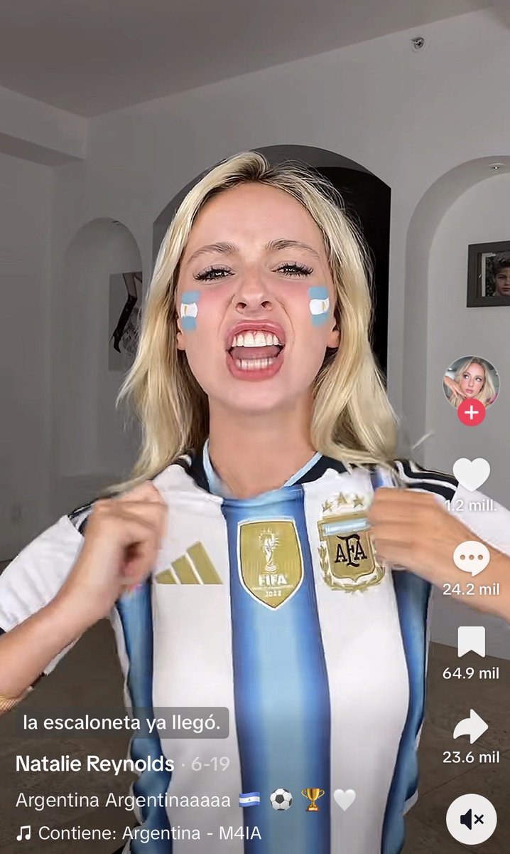 JenniferMilla0's tweet photo. @aarontsuarez ahora se puso a pelear con una gringa porque le robó el contenido y encima la gringa días atrás estuvo haciendo trends de Arg😂 son un chiste https://t.co/fAdeRen2Kk