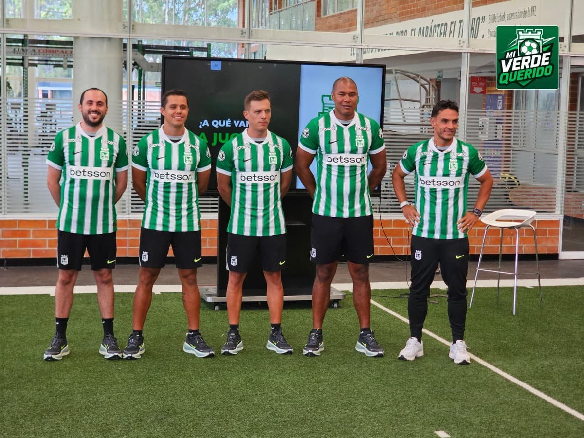 MiVerdeQuerido_'s tweet photo. Presentación oficial del cuerpo técnico de @nacionaloficial liderado por Lucas González y Alexis Henriquez 🇳🇬

#AtléticoNacional #VamosNacional #MiVerdeQuerido #LucasGonzález #AlexisHenriquez https://t.co/IiJayQb8Y2