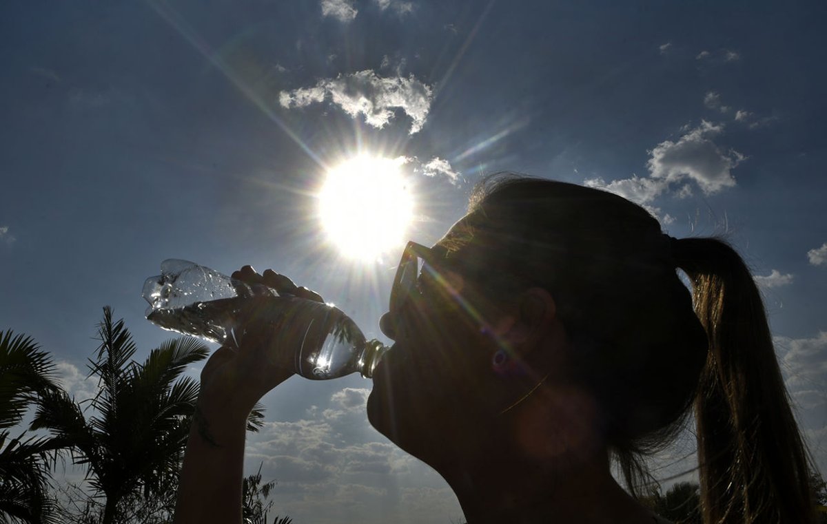 muni263's tweet photo. Calor continuará este jueves en El Salvador, pero aumentan las lluvias por la tarde https://t.co/mWq7zsva3D https://t.co/hSqMZcprnO