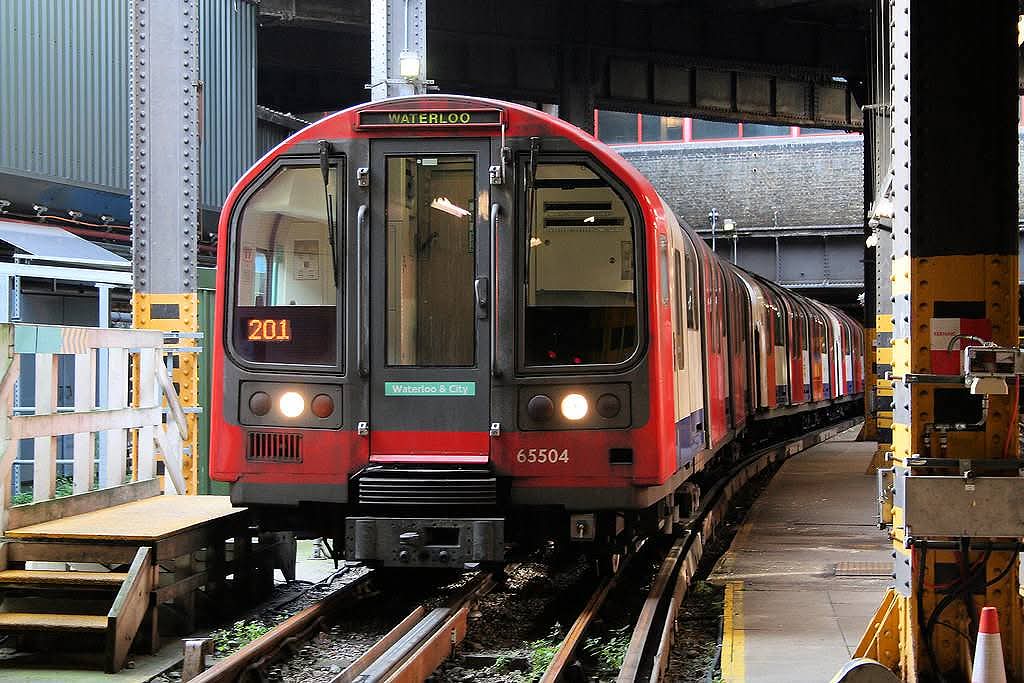 Londontubetrain's tweet photo. Been two years now since im support London underground ad im been on them all this i choose them nd find them as well and im happy be with them and i love them all I love supporting them they make me smile and happy  #londonunderground #londonundergroundtrain https://t.co/YP0w2Ax1vt