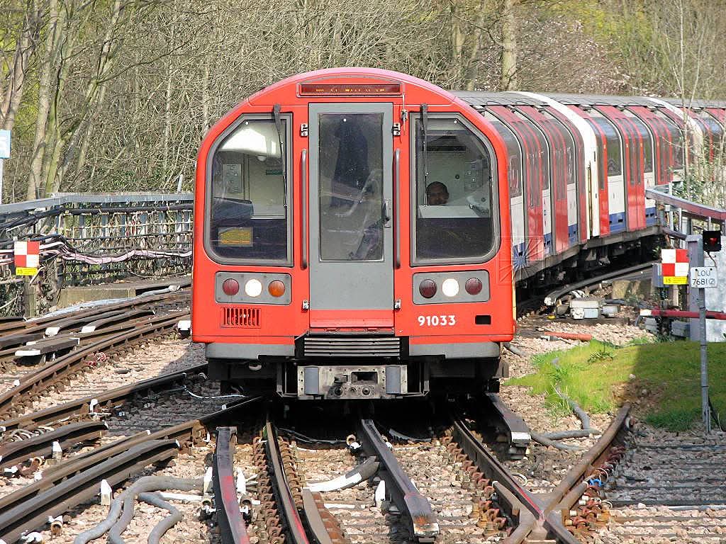 Londontubetrain's tweet photo. Been two years now since im support London underground ad im been on them all this i choose them nd find them as well and im happy be with them and i love them all I love supporting them they make me smile and happy  #londonunderground #londonundergroundtrain https://t.co/YP0w2Ax1vt
