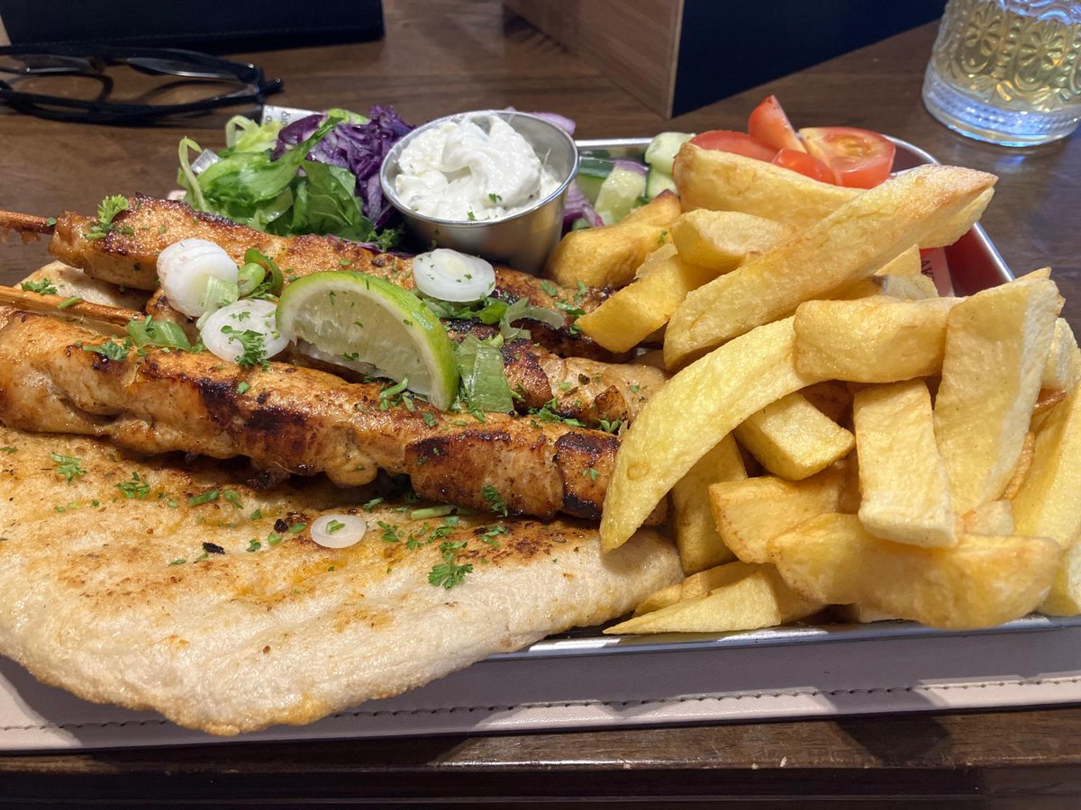 MiddletonFrying's tweet photo. Great food at Marino Fish Bar Sittingbourne tonight👌

Wayne stopped by for some fantastic fish and chips...big thanks to Andy and the team ❤️

#MiddletonFoods #MarinosFishBar #Sittingbourne #FishAndChips #BetterBatter #MarketLeaders https://t.co/nzIsQcegfy