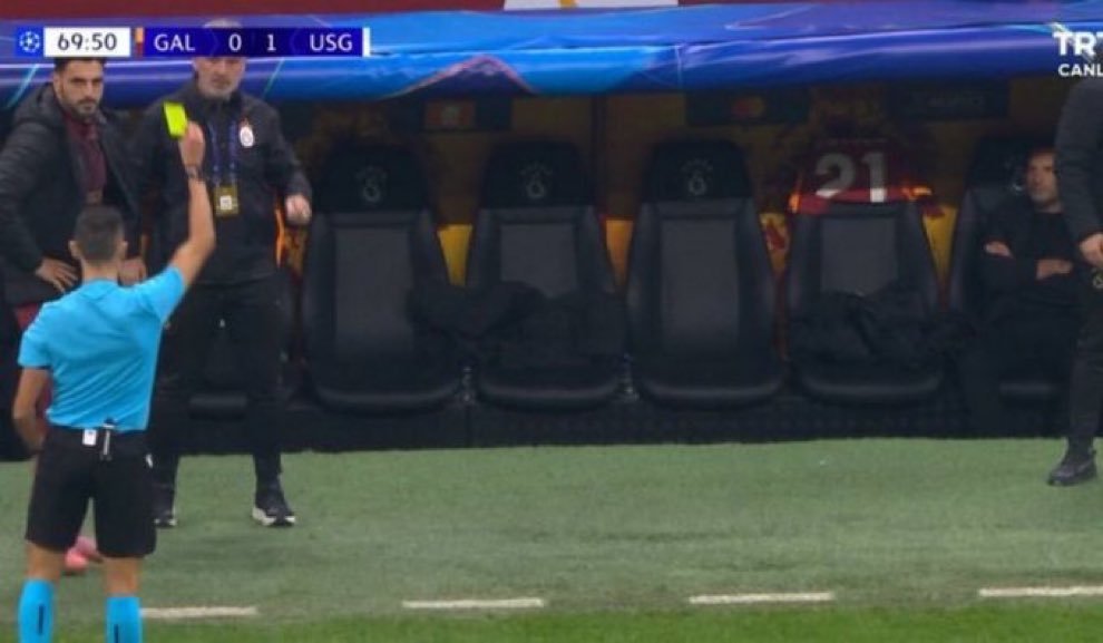 galarious1905's tweet photo. Sezon ortasında şunun tekrarlamasını istemiyorum. @GalatasaraySK https://t.co/wcOOyLEXQl