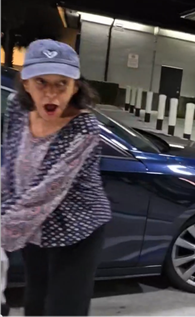 IRLkickclips's tweet photo. 👵Random grandma tells these 𝕆℉ creators  they "Look great together" 

Her jaw DROPPED when they tell her they're siblings

😂 @hailblame @ChloeYummy222 https://t.co/TeZQpRTPxR