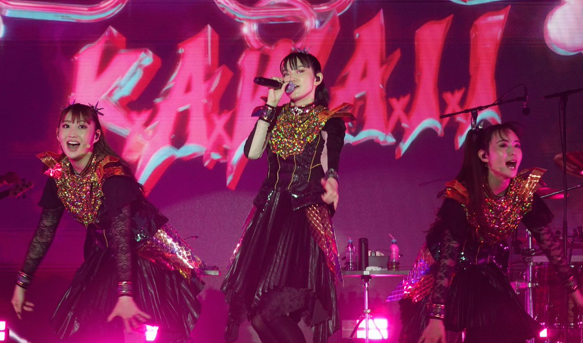 dufudufutk's tweet photo. KxAxWxAxIxI

とりあえずツアー最初の公演から順に整理していこうかと。

#BABYMETAL
#Kufstein https://t.co/tXVwkxsR2b