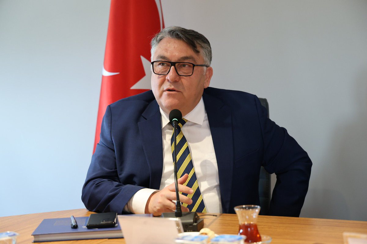 ihozolcer's tweet photo. Bugün Düzce Üniversitesi Danışma Kurulu toplantısına katıldık. Nazik davetleri ve gayretleri için Sayın Rektörüm Prof. Dr. Nedim Sözbir’e teşekkür ederim.

Danışma Kurulları, kalite güvencesi ve akreditasyon süreçleri bakımından stratejik önemdedir. Üniversitelerin bulundukları şehre sağladıkları toplumsal katkı için de önemli bir başarı göstergesidir. Bu yönüyle bugünkü toplantının sonuçları itibarıyla hayırlara vesile olacağına inanıyorum. 

#YÖK @YuksekogretimK @erolozvar 
#Düzce @duzceuniversite @sozbirnedim 
#BEUN @beunedutr