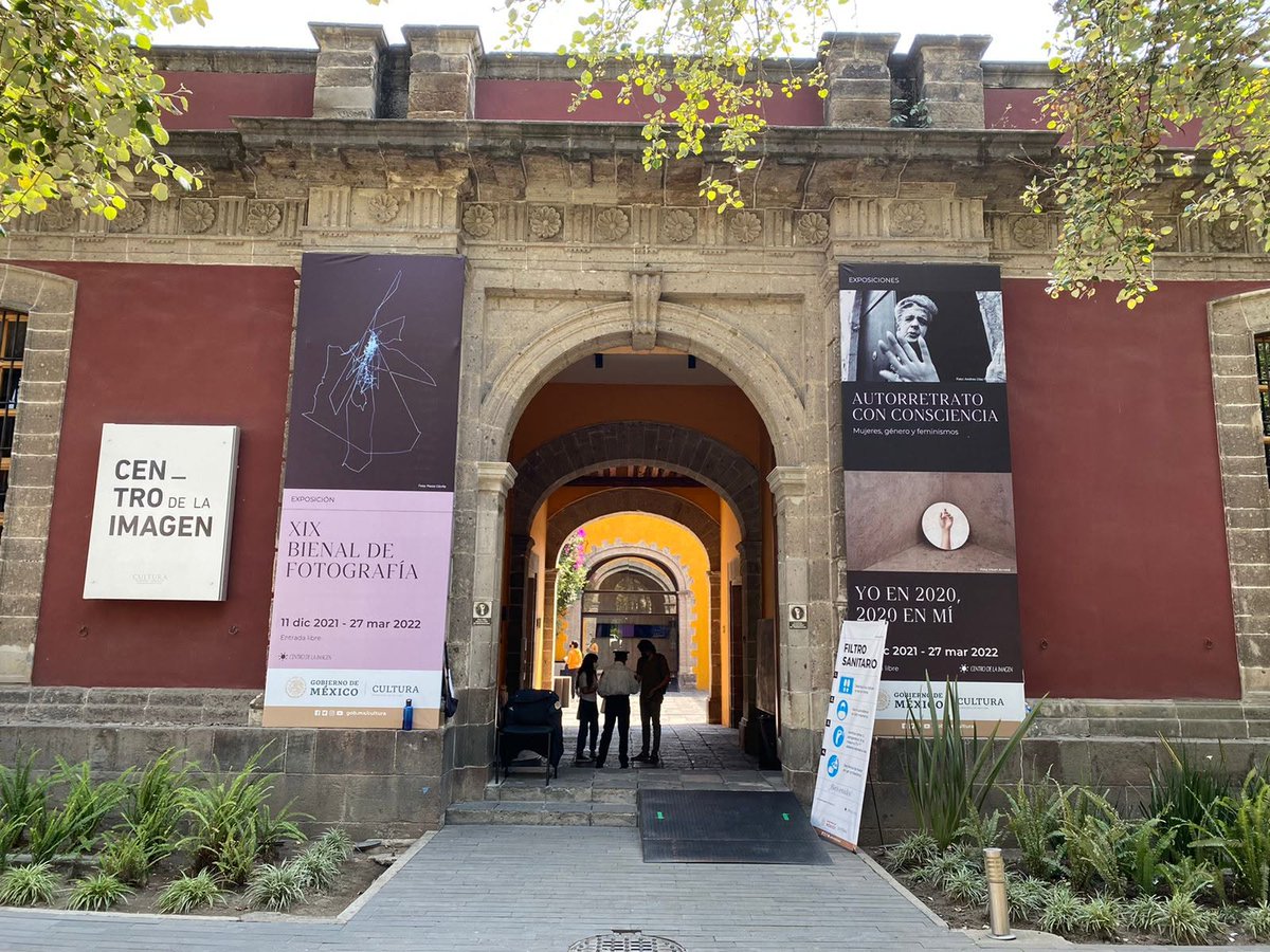 turismocdmx's tweet photo. ¿#SabíasQue en los alrededores de la Plaza de la Ciudadela se aloja uno de los extraordinarios lugares de la ciudad para disfrutar de la fotografía?📷✨
El @cimagen se dedica a la investigación, formación y difusión de la fotografía e imagen contemporánea.
¡Conoce su colección!🤩 https://t.co/jfq1UPbXr9