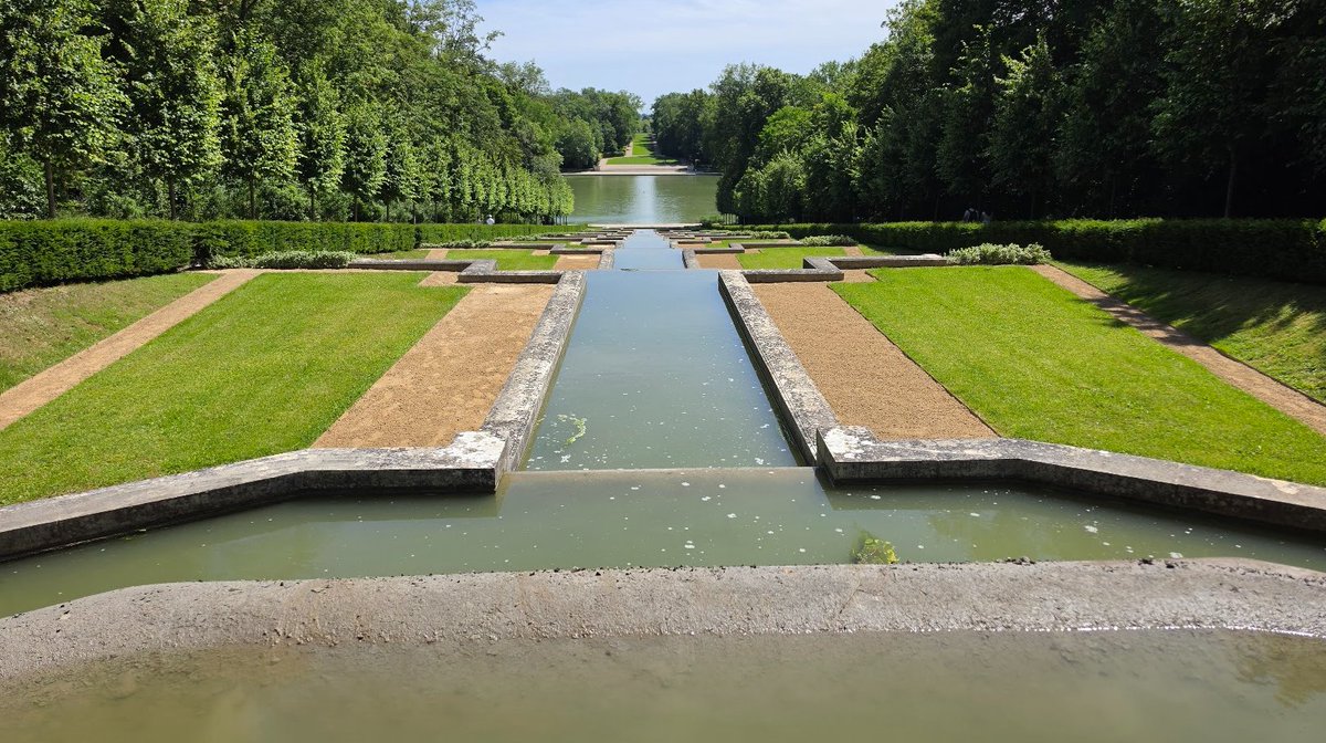 derekkerton's tweet photo. @FrenchArt_ Fountains by André le Nôtre at Sceaux.

I'm on a mission to see all of his chateaux gardens. Over halfway there. https://t.co/rDSrewaLS1