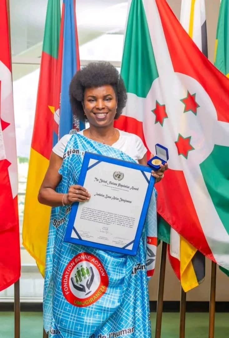 capesplu's tweet photo. Félicitations à Son Excellence Madame Angeline Ndayishimiye pour cette prestigieuse reconnaissance des Nations Unies !
#CAPESPlus #Burundi #BonneActionUmugiraneza #NationsUnies #Leadership #Santé #Solidarité https://t.co/gYo090M1gV