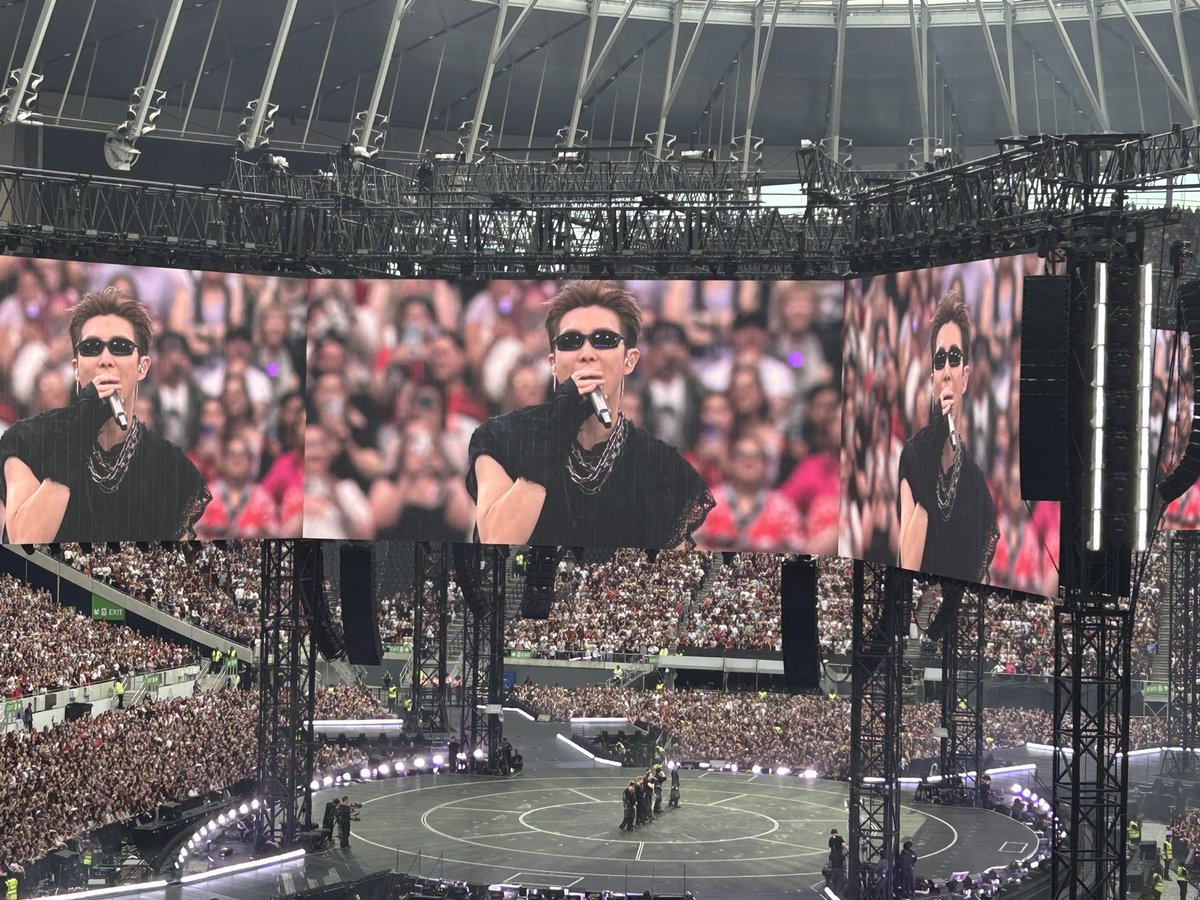 archive_purple's tweet photo. The London concerts were so amazing!!!! I’ve lost my voice. 
Sorry for the delay in updating the website but between the concerts then work, I’ve only now found the time. Apologies if I’ve missed anything. As I find more I’ll add them on. It feels surreal!!! I waited so long, it was my first BTS Concert, I can’t believe it’s over already! 
Website and archive have been updated. Next stop is Munich on the 11th and 12th of July. Both concerts start 8pm local time (3am KST). Have fun 🤩