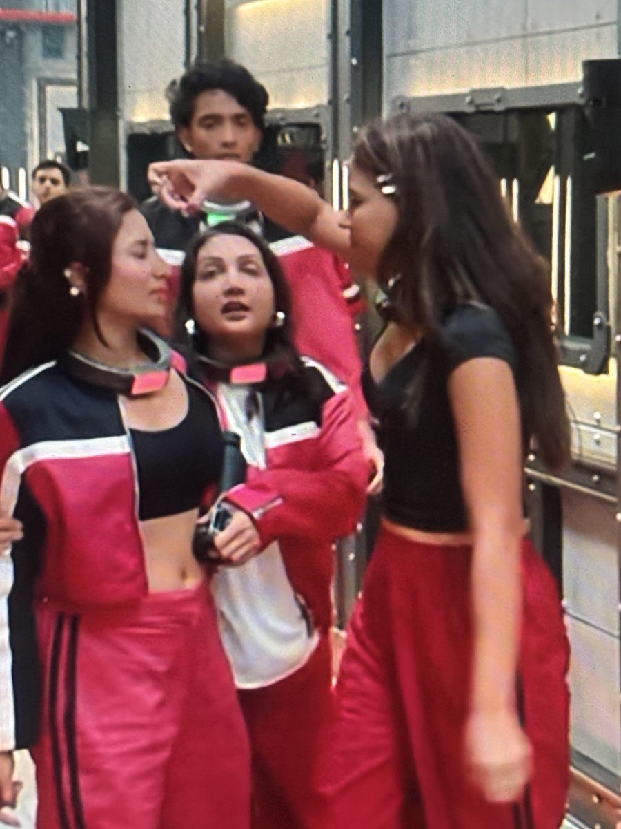 PrajjwalSh26177's tweet photo. At first, I didn't like Shreya but now I genuinely like her, she's so strong, and the way she dealt with this Akanksha deserves nothing but praise, and hats of to her patience level, honestly have a lot of respect for her now. Stay strong Shreya 💪

#LockUpp2        #ShreyaKalra https://t.co/BNcMpGBMbh