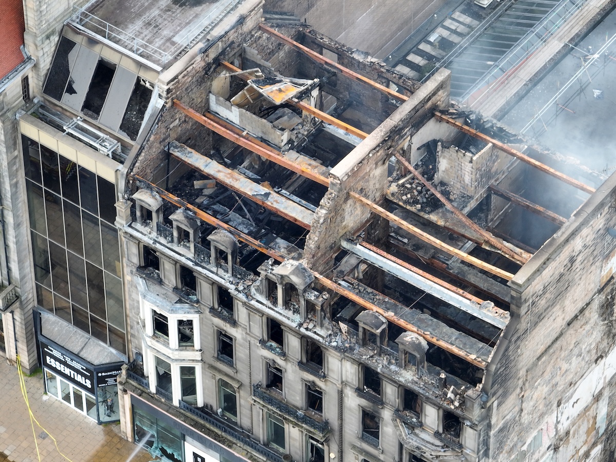 EdinReporter's tweet photo. Princes Street – Debenhams fire – aerial shots show extent of the damage https://t.co/aHb5ERHNN0 https://t.co/PlhYoEYsJh