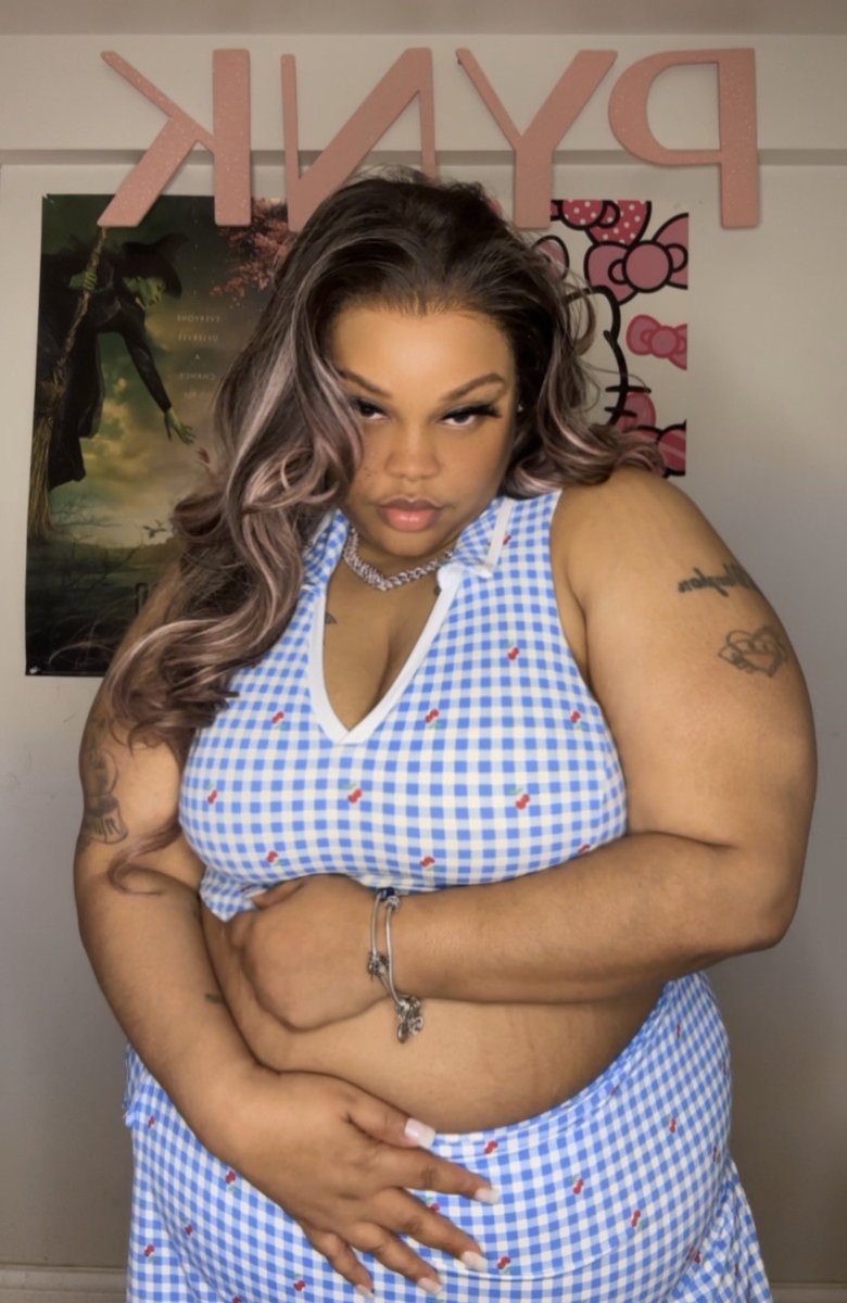 PynkDecadence's tweet photo. They told me 314 pounds was too much…. What you think?? https://t.co/OoI4KqVPO8