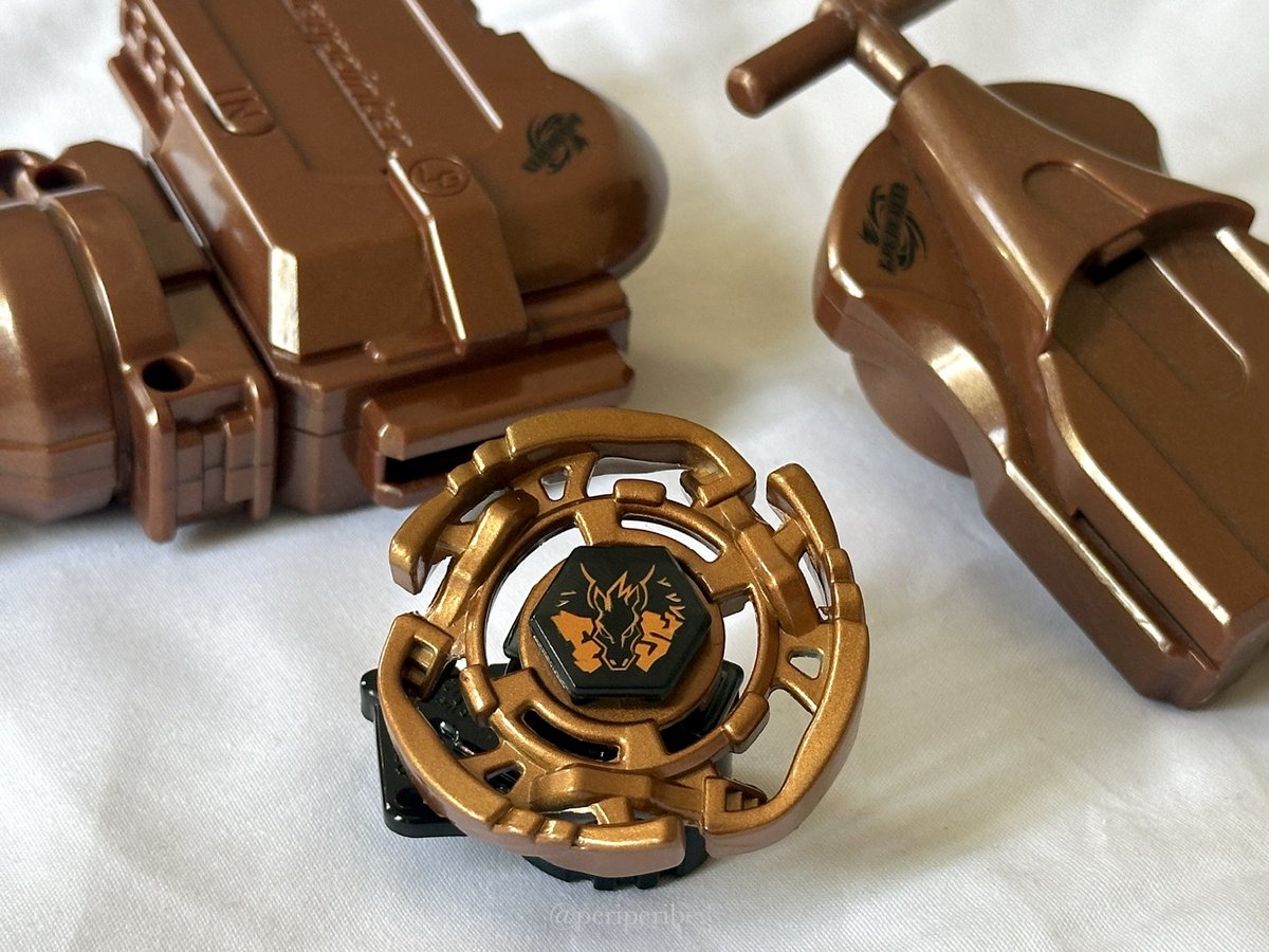 periperibeys's tweet photo. 🥉 G1 Pre-Hybrid Wheel Pegasus 105F Bronze Ver

#beyblade #beyblademetalfight #pegasus https://t.co/v08HWF7ACN