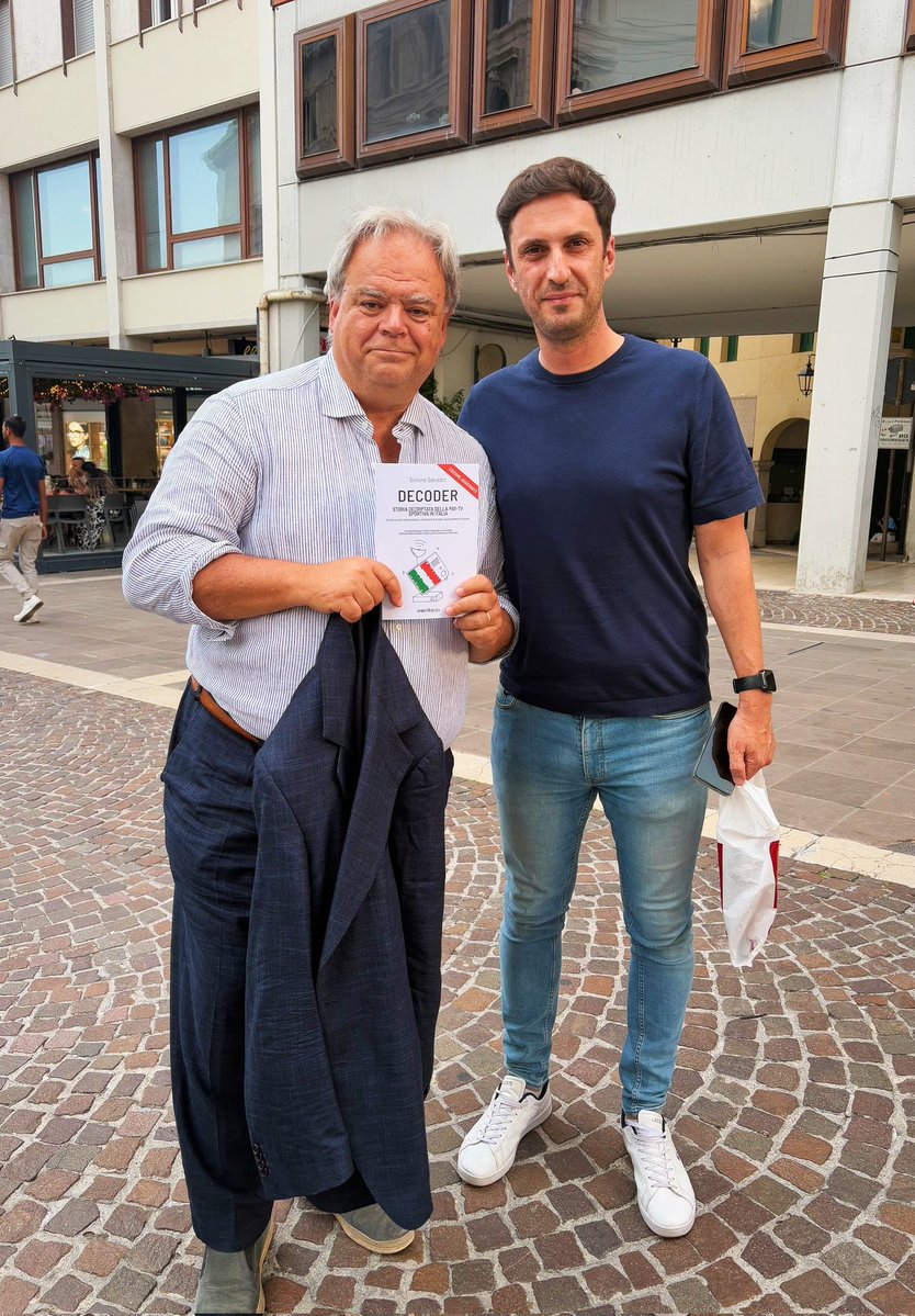 simonesalvador's tweet photo. Un omaggio doveroso a Paolo Condò, a Pordenone per Calciomercato L'Originale.
#Decoder - Storia decriptata della Pay-Tv sportiva in Italia. https://t.co/ase49IQWi6