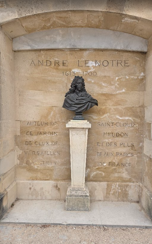 derekkerton's tweet photo. @FrenchArt_ Buste aux Tuilieries, entrée ouest vers Jeu de Paume. https://t.co/GFy9fkCVDv