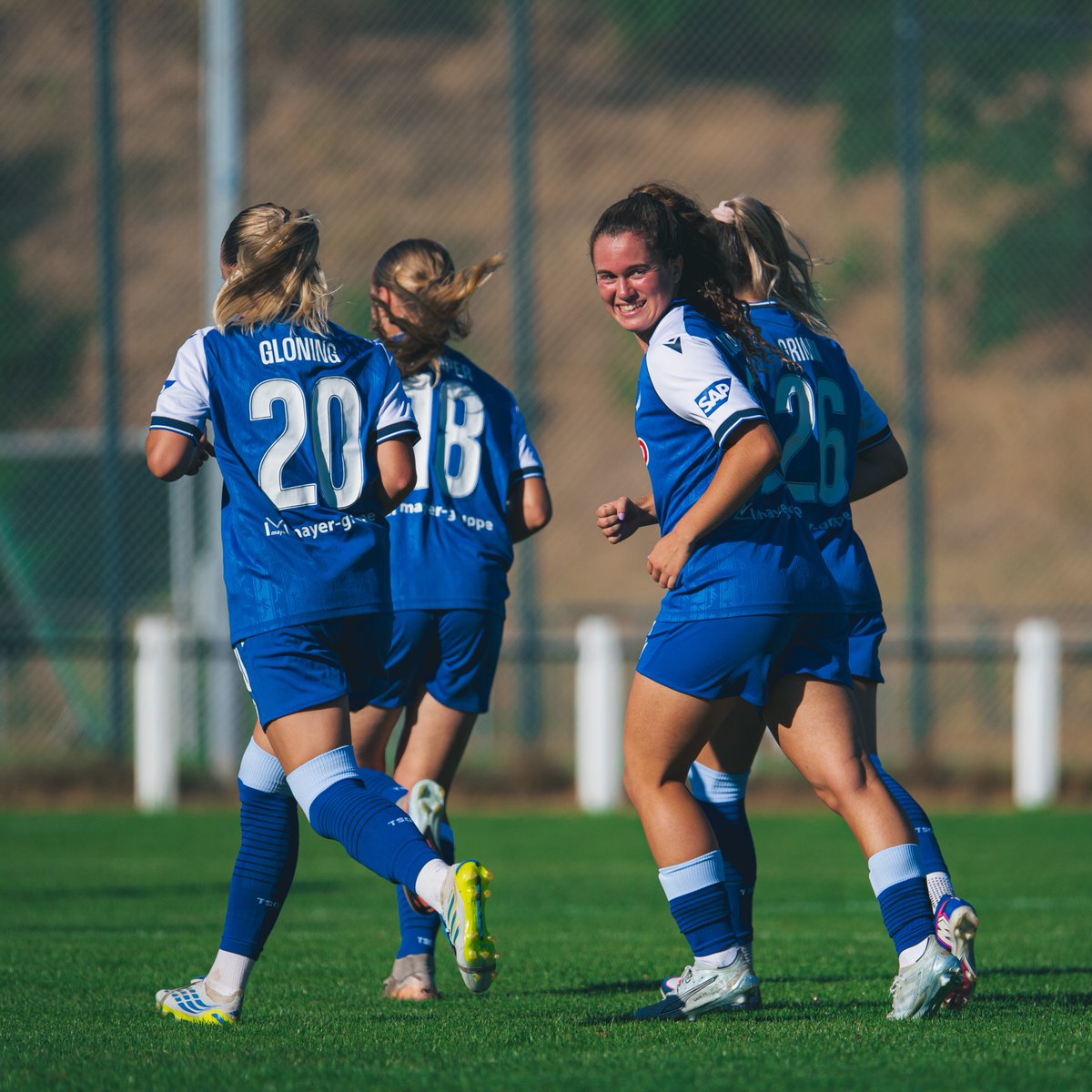 HoffeFrauen's tweet photo. 🔚 Erfolgreiches zweites Testspiel heute ✌️
#TSGFrauen #TSGSCS https://t.co/99LkwcYcvA