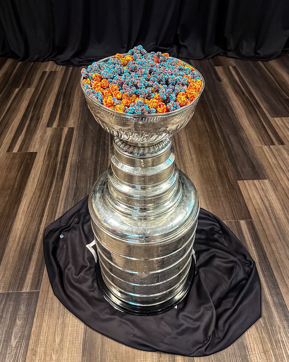 Canes's tweet photo. This is what Jarvy was referring to when he said “ambiance” https://t.co/fIAB61HL1z
