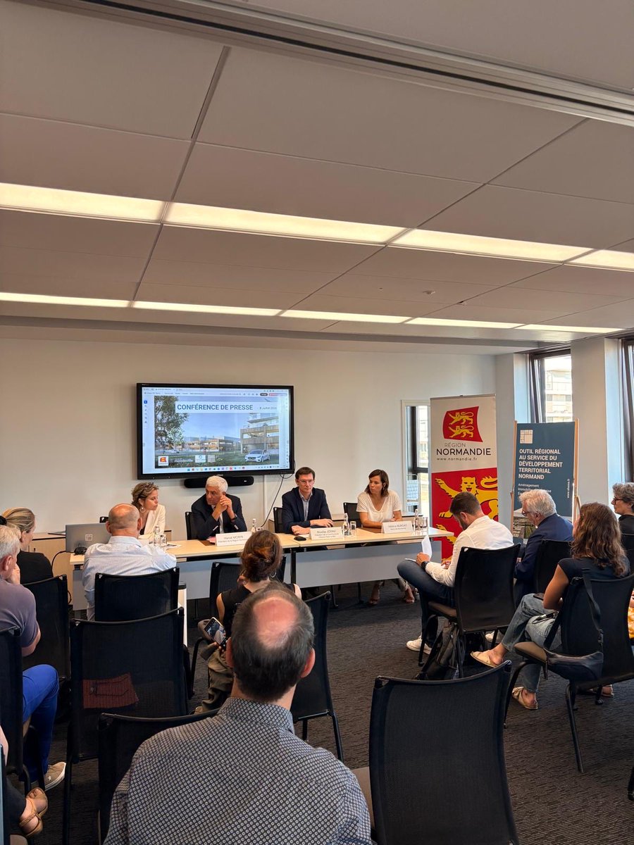 JoyauNicolas's tweet photo. La @RegionNormandie, la Ville de #Mondeville, #Caenlamer &amp; la SHEMA ont présenté le projet retenu pour la reconversion du site Bosch.

Fruit d’une ambition collective : donner un nouvel avenir à un site emblématique de l’industrie normande, préserver son identité productive. https://t.co/CkmLYl0uG2