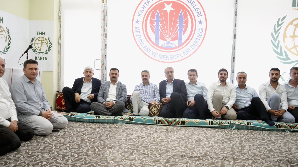 MustafaAlkayis's tweet photo. Kahta’mızın kıymetli sivil toplum kuruluşlarının temsilcileriyle bir araya gelerek ilçemizin ihtiyaçları, beklentileri ve ortak hedefleri üzerine verimli istişarelerde bulunduk.

AK Parti olarak şehrimizin her alanda daha güçlü yarınlara ulaşması için ortak akıl, istişare ve iş birliği anlayışıyla çalışmaya devam edeceğiz.