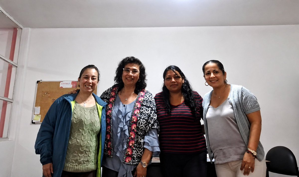 FUNDHEC's tweet photo. 🤝 Seguimos creando alianzas por nuestros pacientes.

Nos reunimos con Marcela Mardones, docente e investigadora de la @PUCE_Ecuador para avanzar en un proyecto de vinculación entre FUNDHEC y la academia, enfocado en fortalecer la atención integral mediante:

🔹 Charlas psicológicas para jóvenes sobre sexualidad y maternidad.
🔹 Tamizaje para mujeres con posible condición de portadoras de #hemofilia.
🔹 Rastreo de inhibidores.
Juntos seguimos impulsando más salud, prevención y calidad de vida para nuestra comunidad.