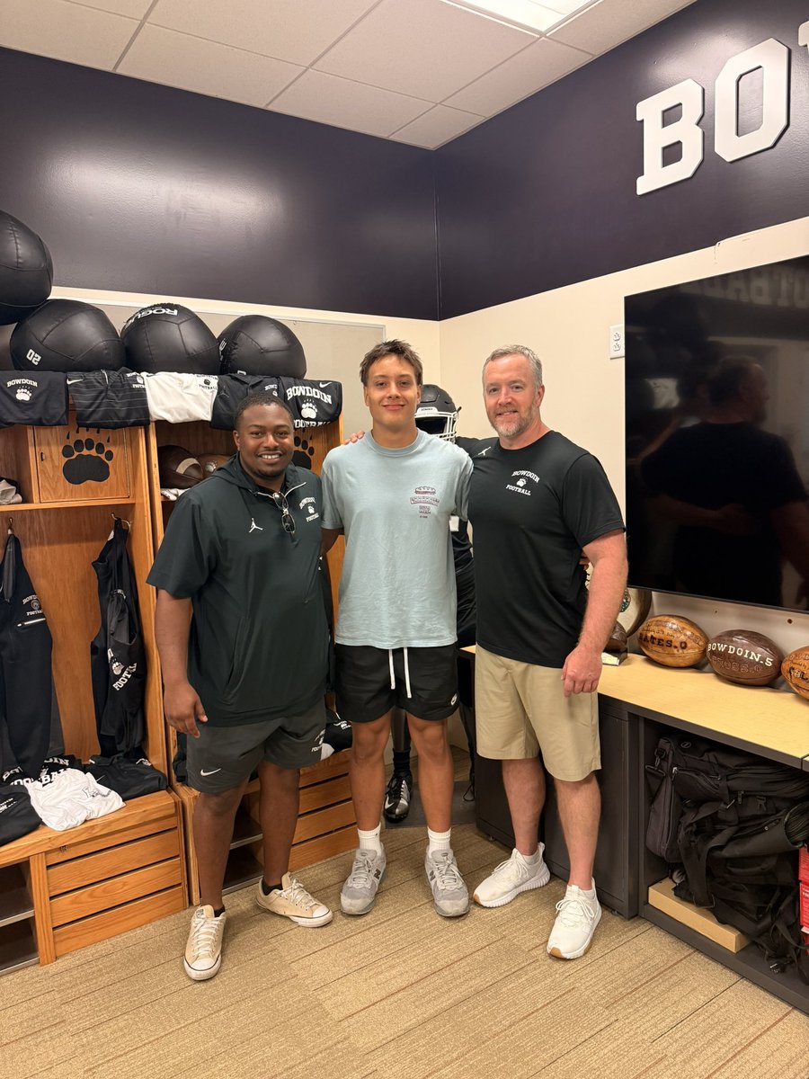 sebastian1val's tweet photo. After an amazing visit at Bowdoin I am blessed to receive my 4th offer! Huge thank you to @CoachRyan_5 for the great tour around campus. Big thank you to @CoachBJHammer  for sitting down and talking to me about Bowdoin football. Super excited for this special opportunity to play football at the next level! 
@SouthLakes_fb @CoachG_22