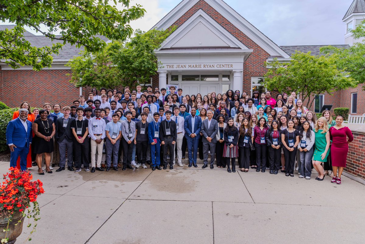 ComEd's tweet photo. Relive the moments from the 2026 #ExelonFoundation #STEMAcademies, where 100+ Chicago-area students explored STEM careers, connected with mentors and learned about the future of energy. Thanks to the ComEd and @Exelon employees who helped inspire the next generation of STEM leaders.