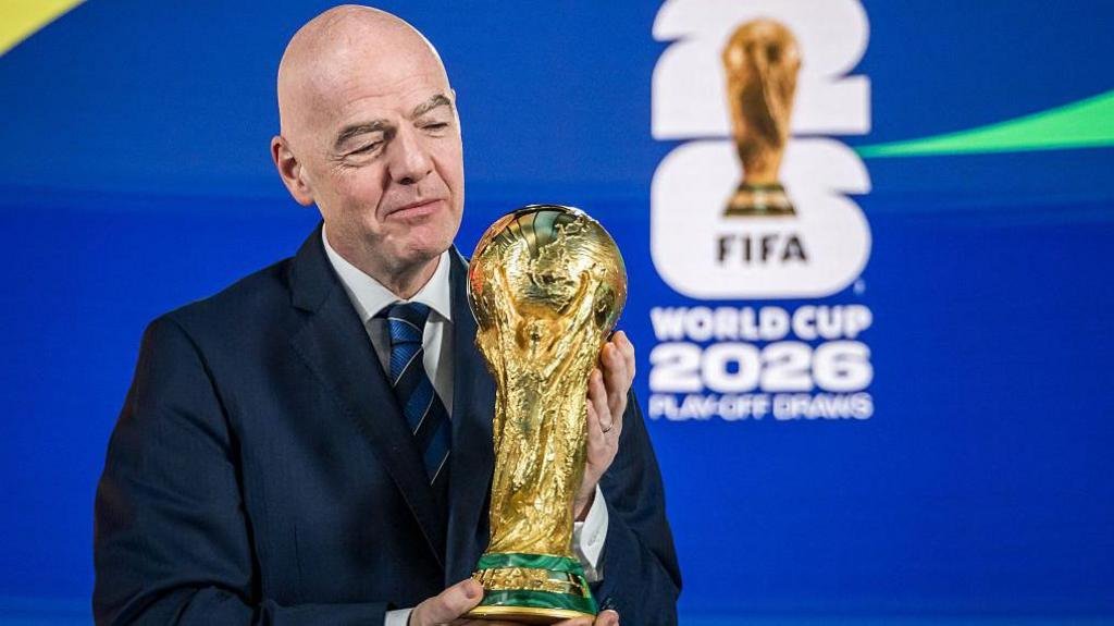 FutboolFichajes's tweet photo. 😳🇪🇺 Los legisladores de la Unión Europea exigen que se abra una investigación contra Gianni Infantino, presidente de FIFA, acusando que "ha perdido el control total del torneo". 

💥 El caso Balogun, sumado a otras irregularidades, fue el detonante para el reclamo al Cómite de Ética de la FIFA contra el máximo mandatario. 

✅ Lo confirma @BBC