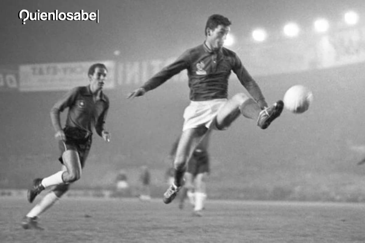 USAS_WW1's tweet photo. #FRAvsMOR #FRAMOR #FIFAWorldCup #WorldCup2026: France vs. Morocco today at 4:00 pm, Gillette Stadium, Boston will rock! Mbappe's France is favored. But Morocco is a stunning place and birthplace of France's Just Fontaine who scored a record 13 goals in one World Cup! 🇫🇷🇲🇦⚽️⚽️⚽️⚽️ https://t.co/9JiTqH2a8p