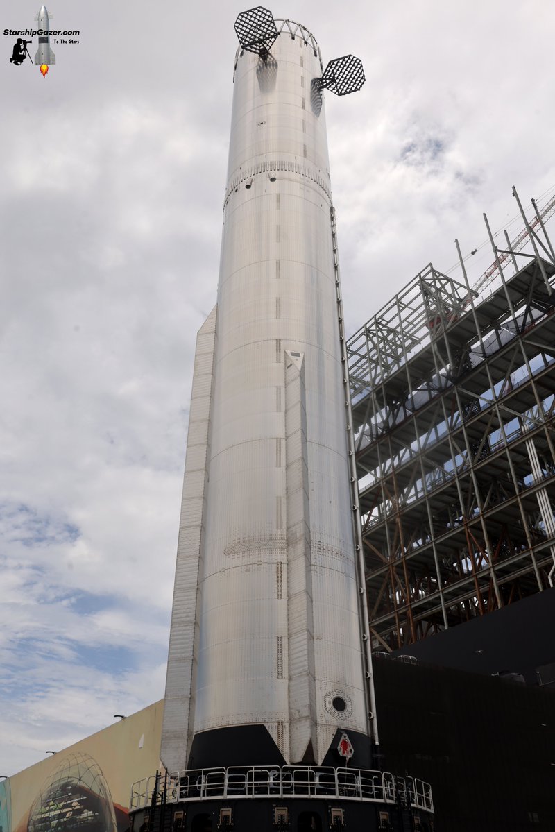 StarshipGazer's tweet photo. Super heavy booster 20 rolling out to Starbase launch complex pad 2 for static fire testing.

7/9/26 https://t.co/Lftx8oFpbO