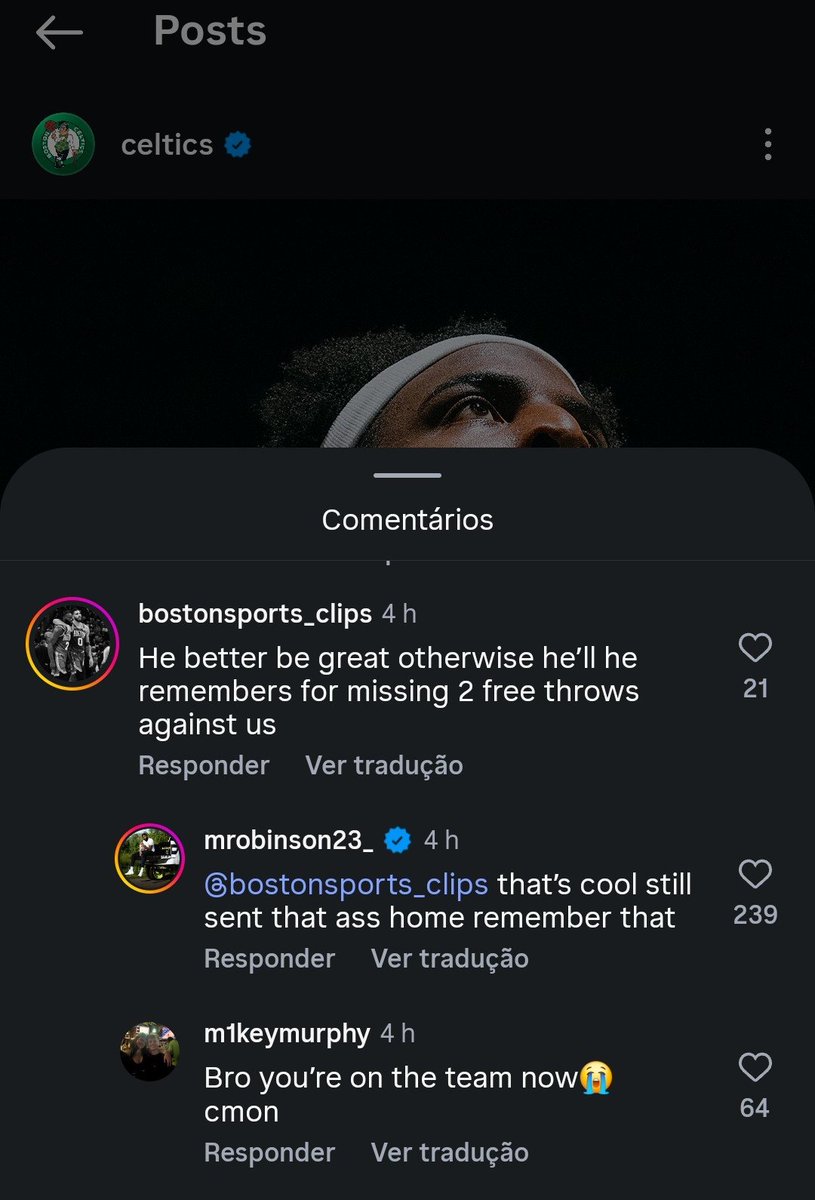 CelticsBrr's tweet photo. E essa sequência no post do Celtics sobre o Mitchell Robinson

Um torcedor escreveu: ​"É bom ele jogar muito, senão ele vai ser lembrado por errar 2 lances livres contra a gente."

E ai o próprio Mitchell Robinson respondeu o seguinte: ​"Maneiro, mas ainda mandei essa bunda [vocês] pra casa, lembra disso."

?????