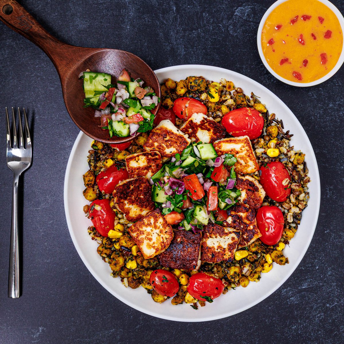 meezmeals's tweet photo. Order by 12 PM today!

Flavor from every corner of the map! Indian Grain Bowl with Mango Chili Sauce &amp; Korean Beef Bulgogi are on the menu, one spiced &amp; veggie-loaded with halloumi, the other tender bulgogi in crisp lettuce with a sweet-spicy kick.

Order: https://t.co/1S01d6djQ4 https://t.co/oKxmD4pm2J