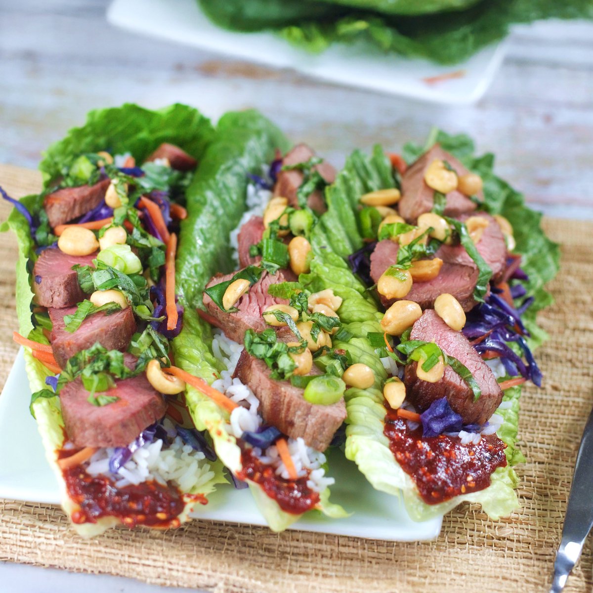 meezmeals's tweet photo. Order by 12 PM today!

Flavor from every corner of the map! Indian Grain Bowl with Mango Chili Sauce &amp; Korean Beef Bulgogi are on the menu, one spiced &amp; veggie-loaded with halloumi, the other tender bulgogi in crisp lettuce with a sweet-spicy kick.

Order: https://t.co/1S01d6djQ4 https://t.co/oKxmD4pm2J