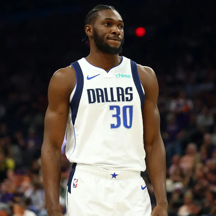 UofBasketball's tweet photo. Some team should really take a bet on Moussa Cissé for a few years at low AAV.  Big + athletic, 7'5 wingspan, hits the O-glass hard, and has intriguing rim protection &amp; impact numbers. Crazy diamond-in-rough potential for someone to try to scale his role up for super cheap. https://t.co/5T7w9KYTAW
