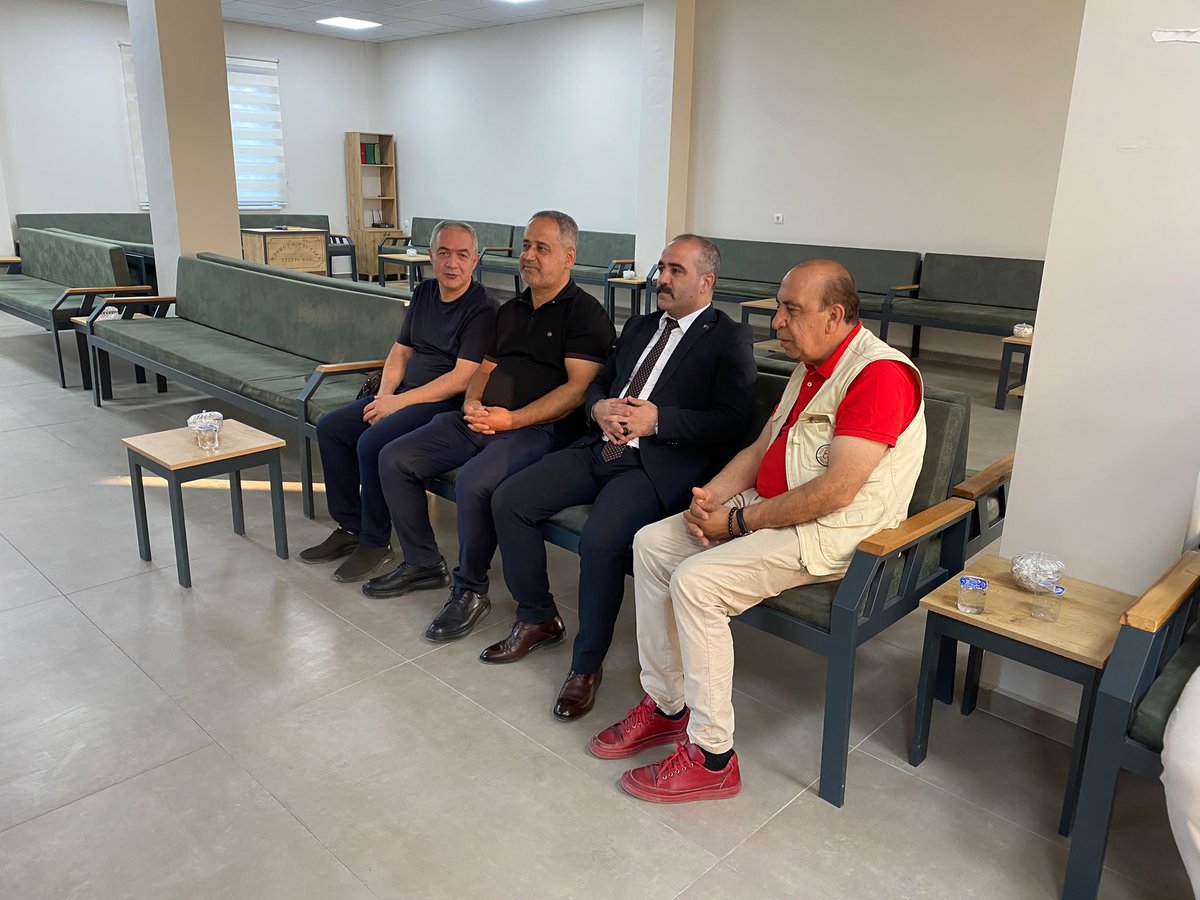 turgaysengonul's tweet photo. Yerel Basınımızın değerli temsilcisi Flaş Haber imtiyaz sahibi Remzi Hayta ile İlhan Hayta hocamıza vefat eden yengeleri için taziye ziyaretinde bulunduk. 

Merhume’ye Cenab-ı Allah’tan rahmet yakınlarına başsağlığı diliyoruz. https://t.co/FYjYX1VTSk
