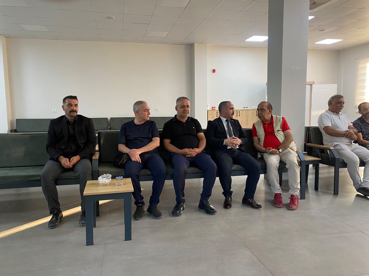 turgaysengonul's tweet photo. Yerel Basınımızın değerli temsilcisi Flaş Haber imtiyaz sahibi Remzi Hayta ile İlhan Hayta hocamıza vefat eden yengeleri için taziye ziyaretinde bulunduk. 

Merhume’ye Cenab-ı Allah’tan rahmet yakınlarına başsağlığı diliyoruz. https://t.co/FYjYX1VTSk