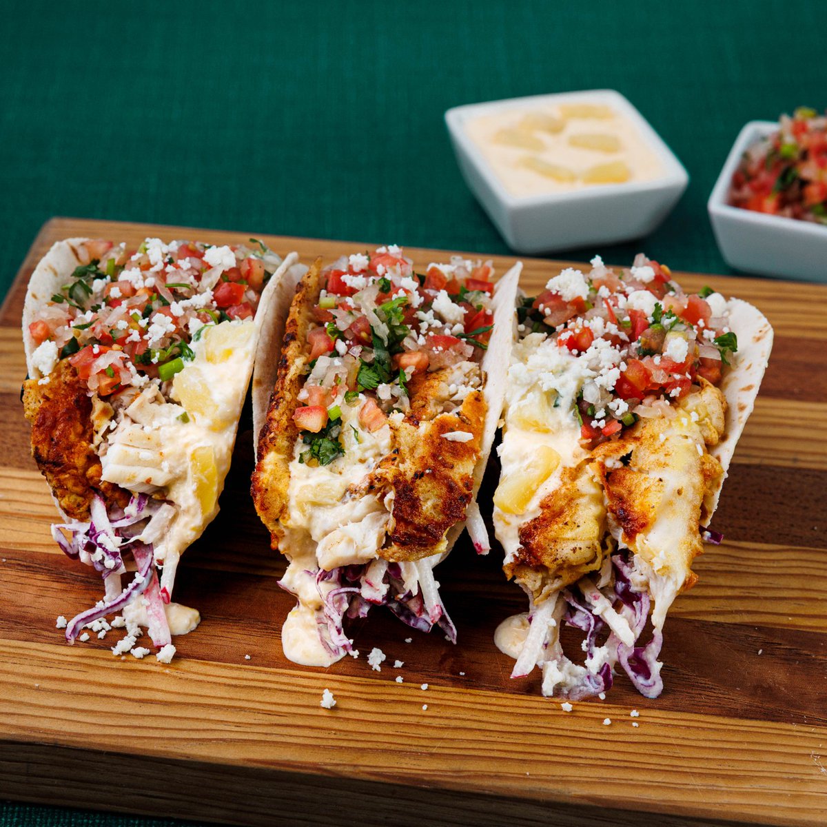 meezmeals's tweet photo. 2 days left to order!

Waldorf Salad with Grilled Chicken and Salsa Fresca Fish Tacos are keeping things light this week! One's crisp greens with apple, walnuts &amp; juicy chicken, the other's flaky fish in warm tortillas with pico &amp; crumbled cheese.

Order: https://t.co/1S01d6dRFC https://t.co/kUB9Ij7jex